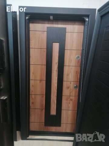 Входна блиндирана врата 