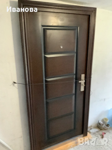 Продавам входна метална врата, снимка 2 - Входни врати - 53200661