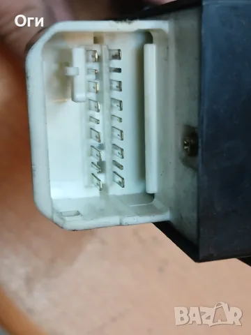 Бутони ел.стъкла за Тойота Ярис Версо 84820-52150, снимка 4 - Части - 56294521
