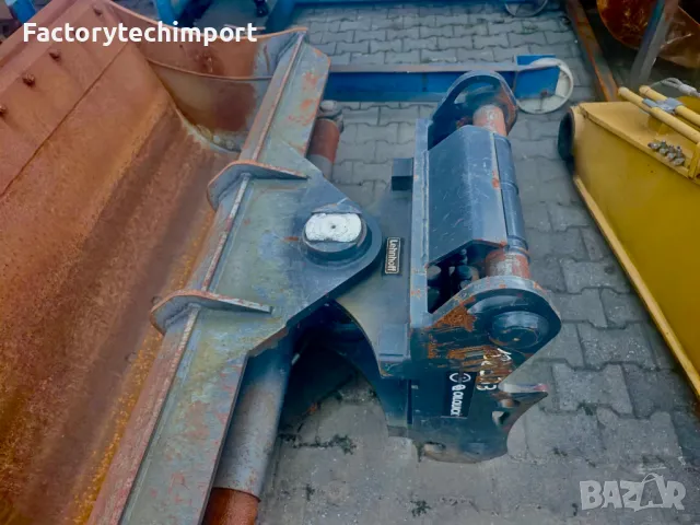 Накланяща се кофа с бързосменник OilQuick OQ70/55 и адаптер Lehnhoff 12-25т., снимка 7 - Индустриална техника - 50310546