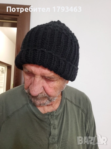 Ръчно плетена мъжка шапка, снимка 8 - Други - 50652209