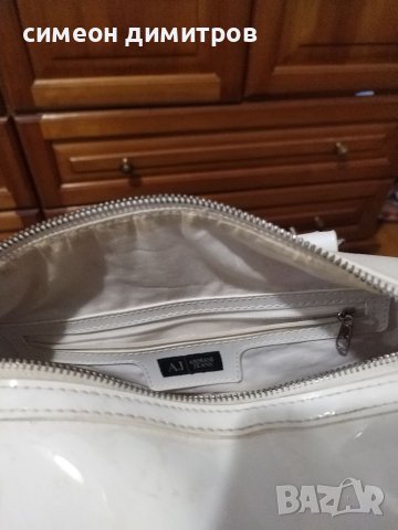 Emporio Armani -  Италия!!! , снимка 6 - Чанти - 36632828