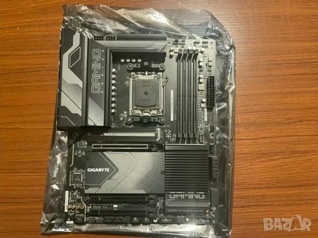 Дънна платка GIGABYTE X670 GAMING X AX сокет АМ5, DDR5, PCIe 5.0 M.2 SSD, снимка 3 - Дънни платки - 48651991