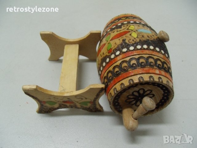 № 6540 стар сувенир - малко декоративно буренце  - пирографирани орнаменти  - с поставка   , снимка 4 - Други ценни предмети - 38080874