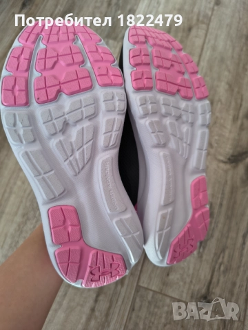 Дамски маратонки Under Armour 37, снимка 3 - Маратонки - 52630617