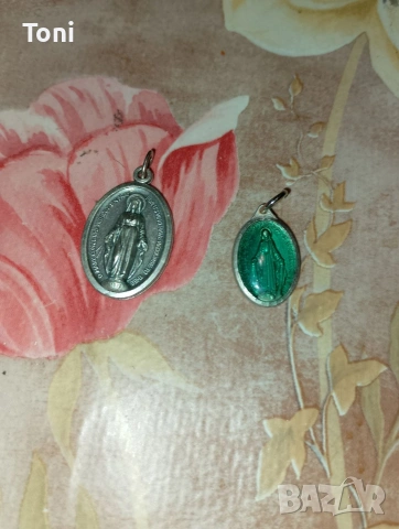 два медельона медальон Исус Христос сребро и ли посребрени 