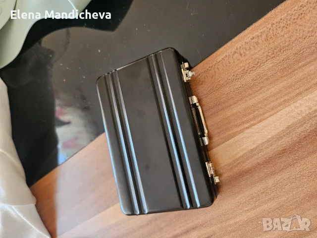 Реплика Метално Куфарче със 120 броя златни кюлчета злато работещи закопчалки миниатюра декоративно, снимка 5 - Колекции - 56016309