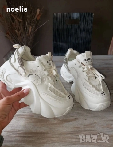 разпродажба - дамски маратонки 