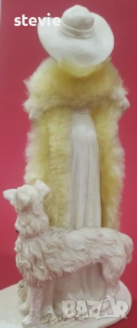 Фигура на дама с куче, снимка 8 - Статуетки - 50893122