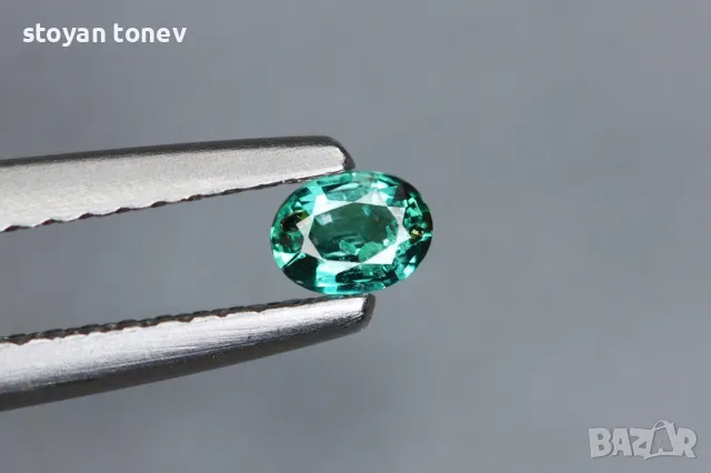 Невераятен бразилски Александрит с топ цвят - 0.145кт.! Сертификат! Нов!, снимка 4 - Бижутерийни комплекти - 49963213