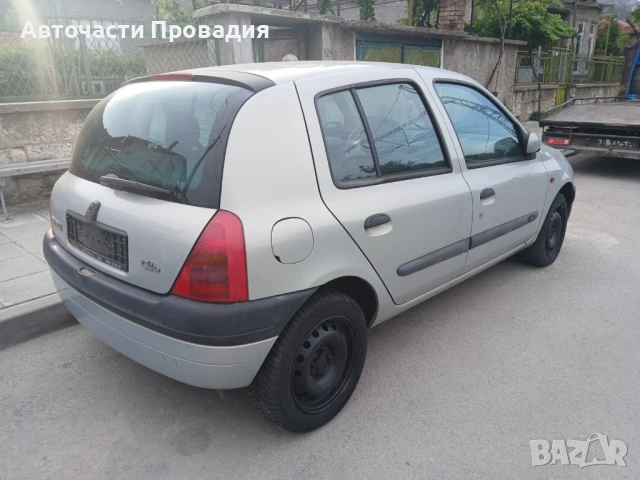Рено Клио 1,4 i, 2001 г на части, снимка 3 - Автомобили и джипове - 51285522