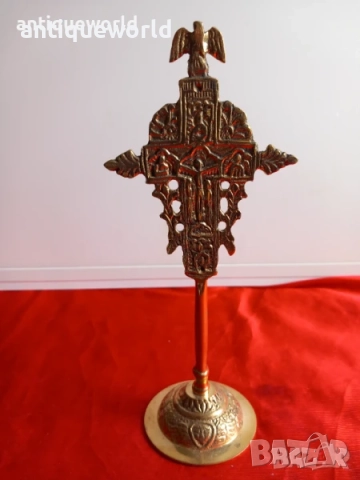 Църковен Кръст  Настолен с Разпятие с Позлата