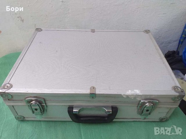 Алуминиев куфар  43/30/13 см, снимка 3 - Куфари с инструменти - 29913137