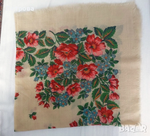 Голям красив руски ленен шал или кърпа за глава - подходящ подарък за НГ