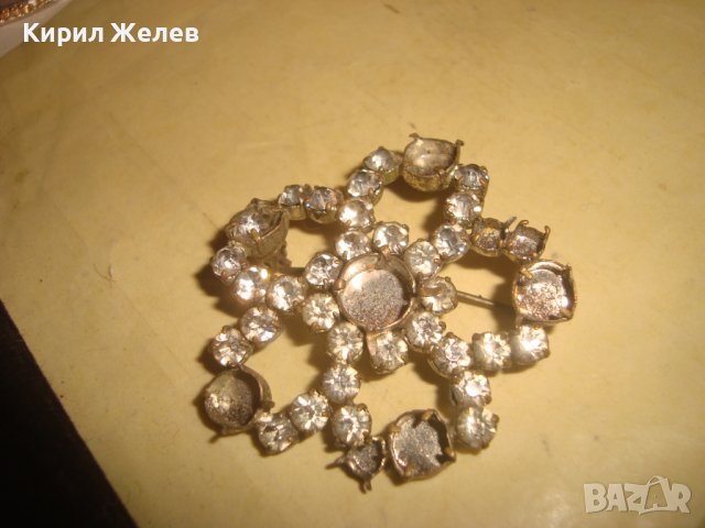 СТАРА ФЛОРАЛНА КОЛЕКЦИОНЕРСКА РЕТРО БРОШКА БРОНЗОВА ПОСРЕБРЕНА с ФАСЕТИРАНИ БОХЕМСКИ КРИСТАЛИ 29034, снимка 8 - Антикварни и старинни предмети - 37722557