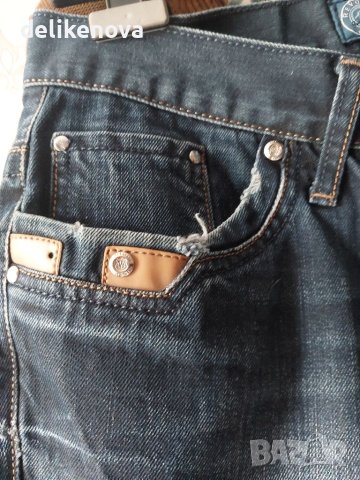 Revolt Jeans. Italy Size 32 Много яки дънки, снимка 3 - Дънки - 40391164