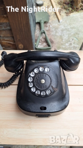 Стар телефон с шайба