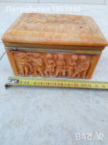 Кутия за бижута от алабастър