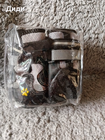 Лот обувки и нагръдник за куче, снимка 2 - За кучета - 52838116