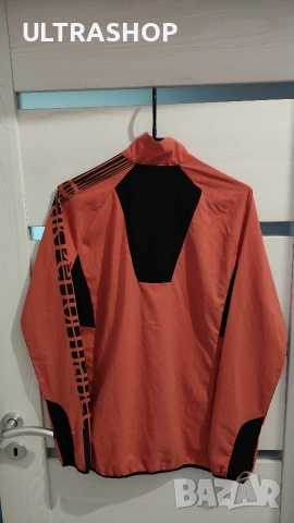 ДАМСКА ветровка М размер Peak Performance в отлично състояние, снимка 4 - Спортни екипи - 54152022