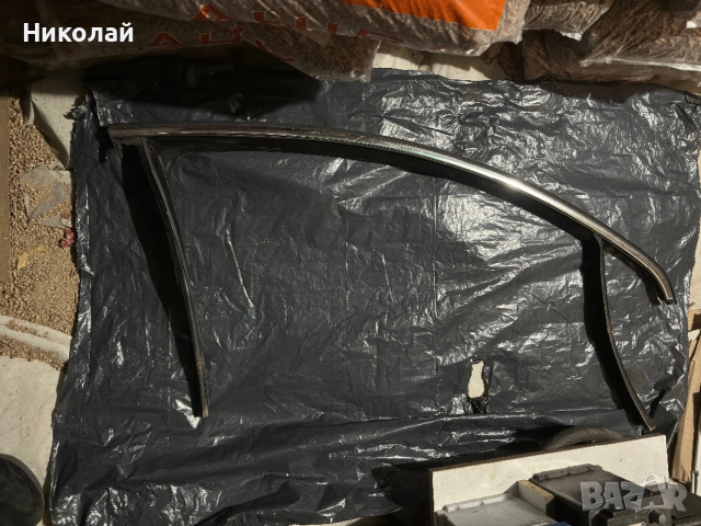 VW Passat B7 Лайсна хром предна лява врата стъкло