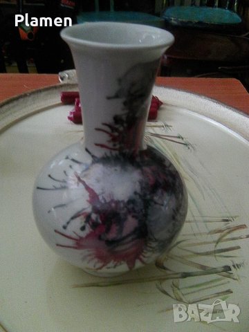 Порцеланова вазичка, снимка 1