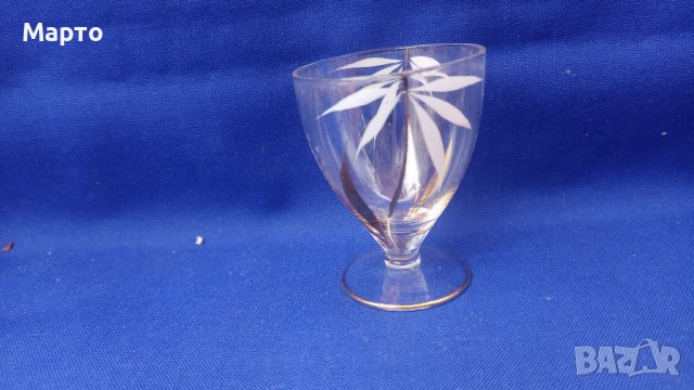 Ретро чашки за ракия, златни кантове, шарки, столче 6 бр , снимка 4 - Антикварни и старинни предмети - 42029839
