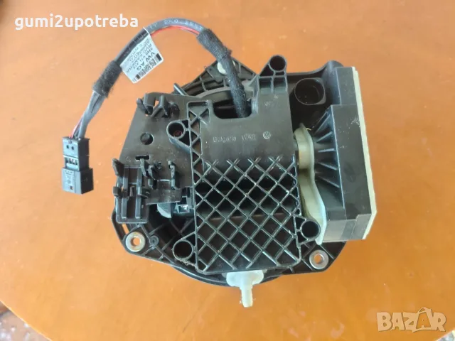 Дръжка Заден Капак Камера Обратно Виждане 10A827469 VW ID.3 E11 pro, снимка 5 - Части - 56151544