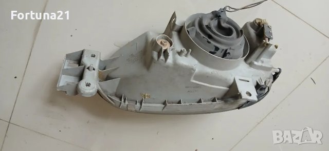 Mazda 121 - ляв фар, снимка 2 - Части - 49780257