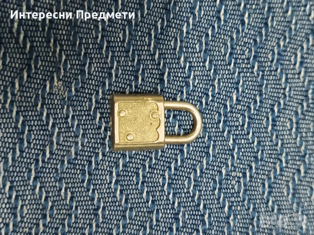 Две стари ретро катинарчета, снимка 3 - Други ценни предмети - 50716946