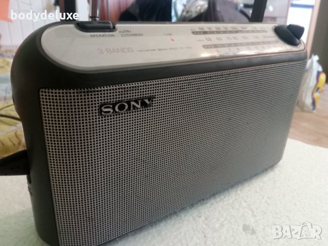 Sony ICF-703S портативно радио, снимка 2 - Радиокасетофони, транзистори - 24844672