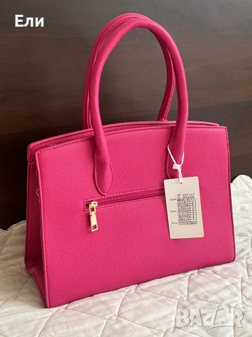 Дамска чанта-голяма-чисто нова, снимка 2 - Чанти - 51853881