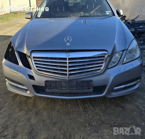 предна броня Mercedes W212 2010год., снимка 1 - Части - 56321109