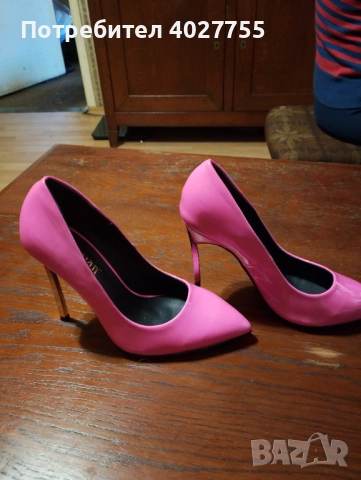 Обувки розови. Лак