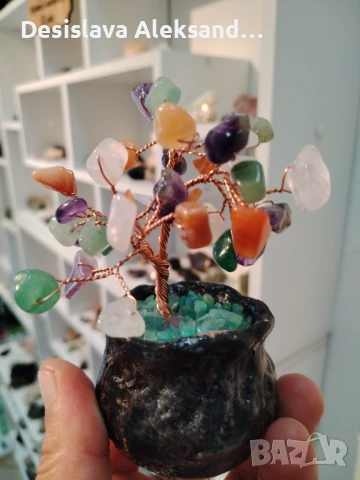 Дървото на живота с естествени камъни микс: авантюрин, аметист, розов кварц, планински кварц, карнео