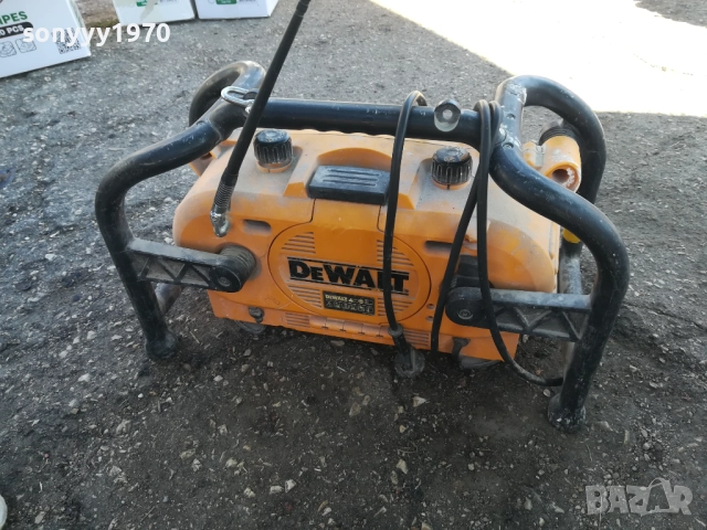 DEWALT 0310252018, снимка 2 - Радиокасетофони, транзистори - 51937407