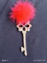 Ключ сувенир с цветни камъни и пухче много красив 40341, снимка 5