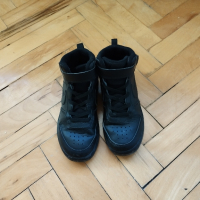 Обувки Nike 31 номер, снимка 1 - Детски обувки - 44808709