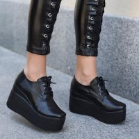 Обувки на платформа - черна кожа - 120K, снимка 2 - Дамски ежедневни обувки - 36599620