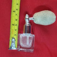 Стъклено шишенце от парфюм с пулвелизатор, снимка 4 - Други ценни предмети - 40776633