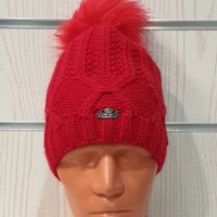 Нова зимна червена дамска шапка СилвърСтар с подплата плюш, снимка 1 - Шапки - 35510350