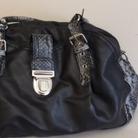 Дамска кожена чанта тип торба, снимка 1 - Чанти - 44261609