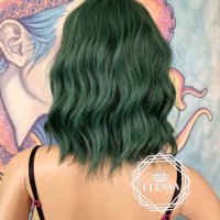 Средна Дължина Чуплива Тъмно Зелен Цвят Перука с Бретон КОД 8772, снимка 7 - Аксесоари за коса - 40038876