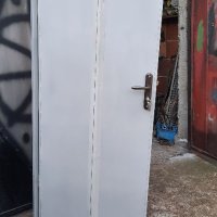 Врата за изба
