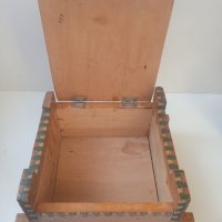 Стара дървена ръчно рисувана кутия, снимка 3 - Колекции - 42924972