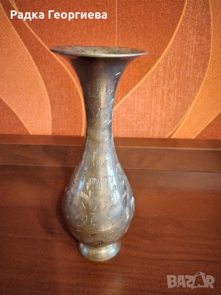 Гравирана флорална ваза от месинг, снимка 1