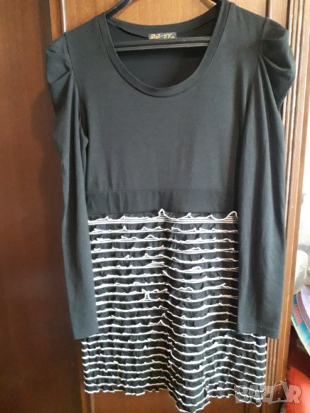 Дамска рокля трико черна с бели къдрички, снимка 1