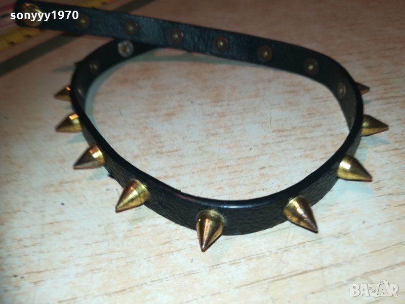 кожен нашииник с златни шипове-внос франция, снимка 1