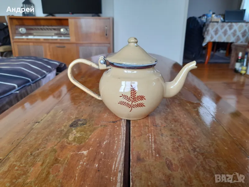 Стар емайлиран чайник #80, снимка 1