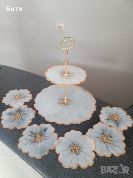 Поднос за сладки на 3 етажа и подложки за чаши, снимка 1
